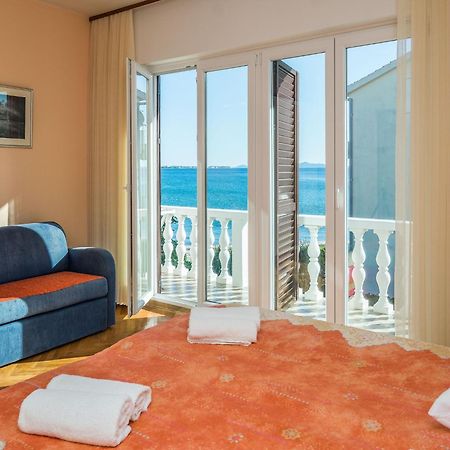 Apartments In House Liveric, In Vir At The Beach Екстериор снимка