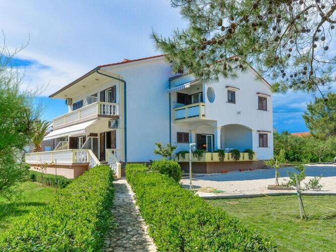Apartments In House Liveric, In Vir At The Beach Екстериор снимка