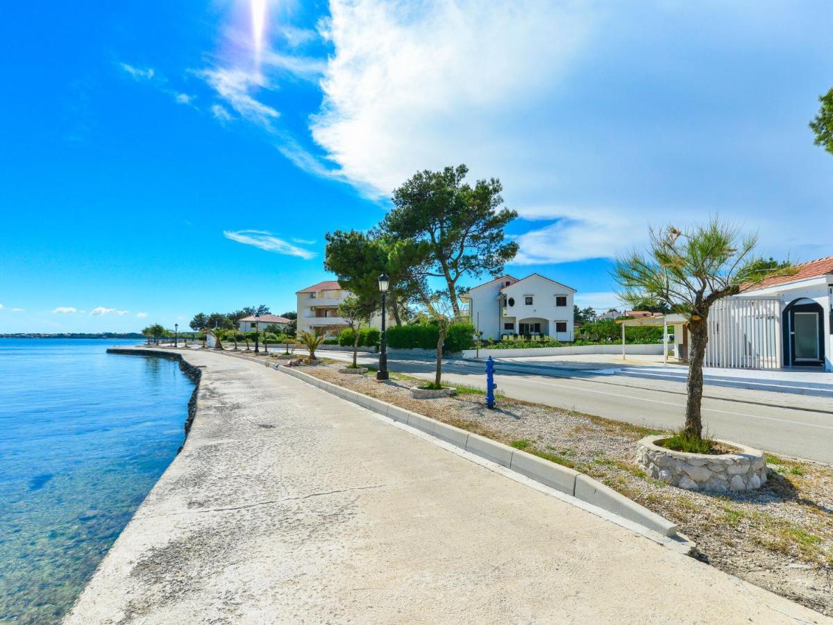 Apartments In House Liveric, In Vir At The Beach Екстериор снимка