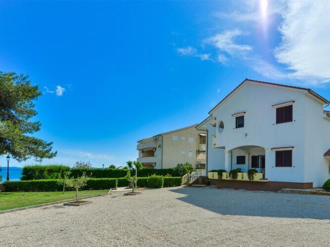 Apartments In House Liveric, In Vir At The Beach Екстериор снимка