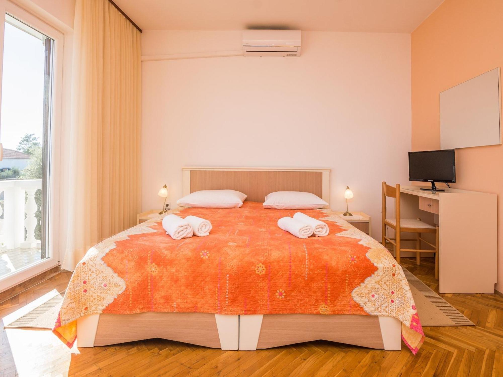 Apartments In House Liveric, In Vir At The Beach Екстериор снимка